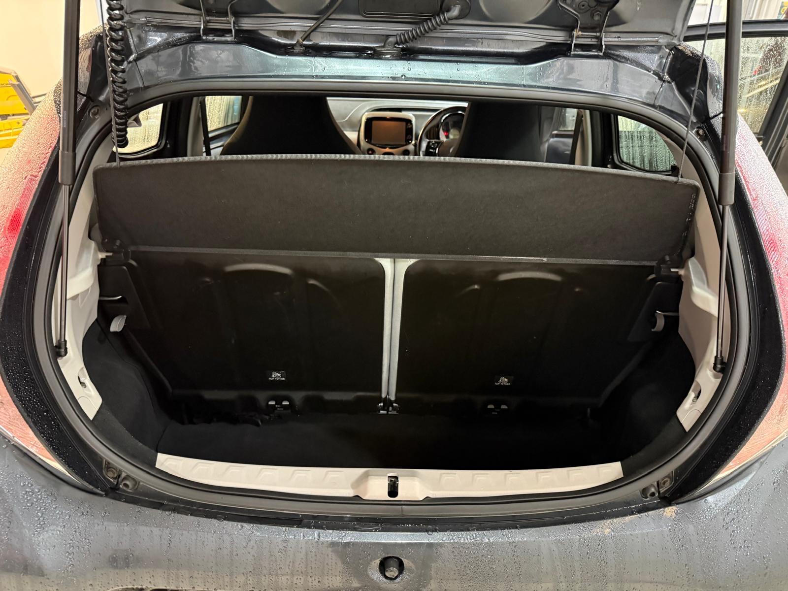 Toyota AYGO 1.0 VVT-i x-play Hatchback 5dr Petrol x-shift Euro 6 (68 ps)