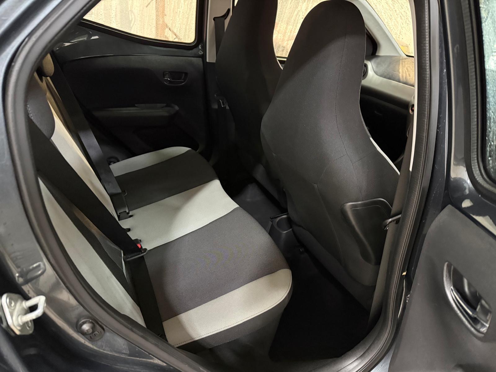 Toyota AYGO 1.0 VVT-i x-play Hatchback 5dr Petrol x-shift Euro 6 (68 ps)