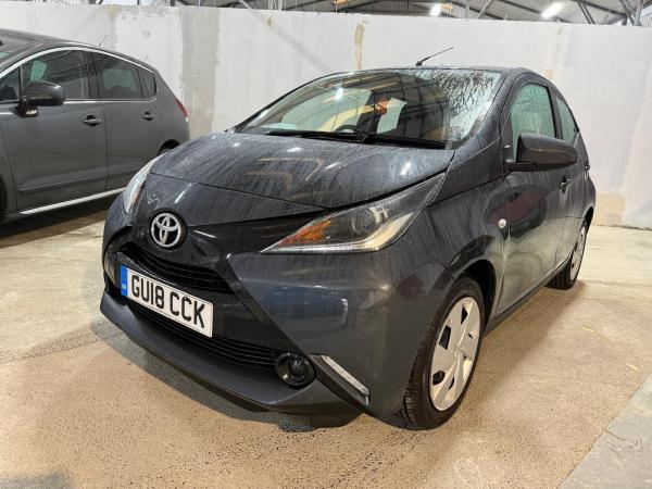 Toyota AYGO 1.0 VVT-i x-play Hatchback 5dr Petrol x-shift Euro 6 (68 ps)