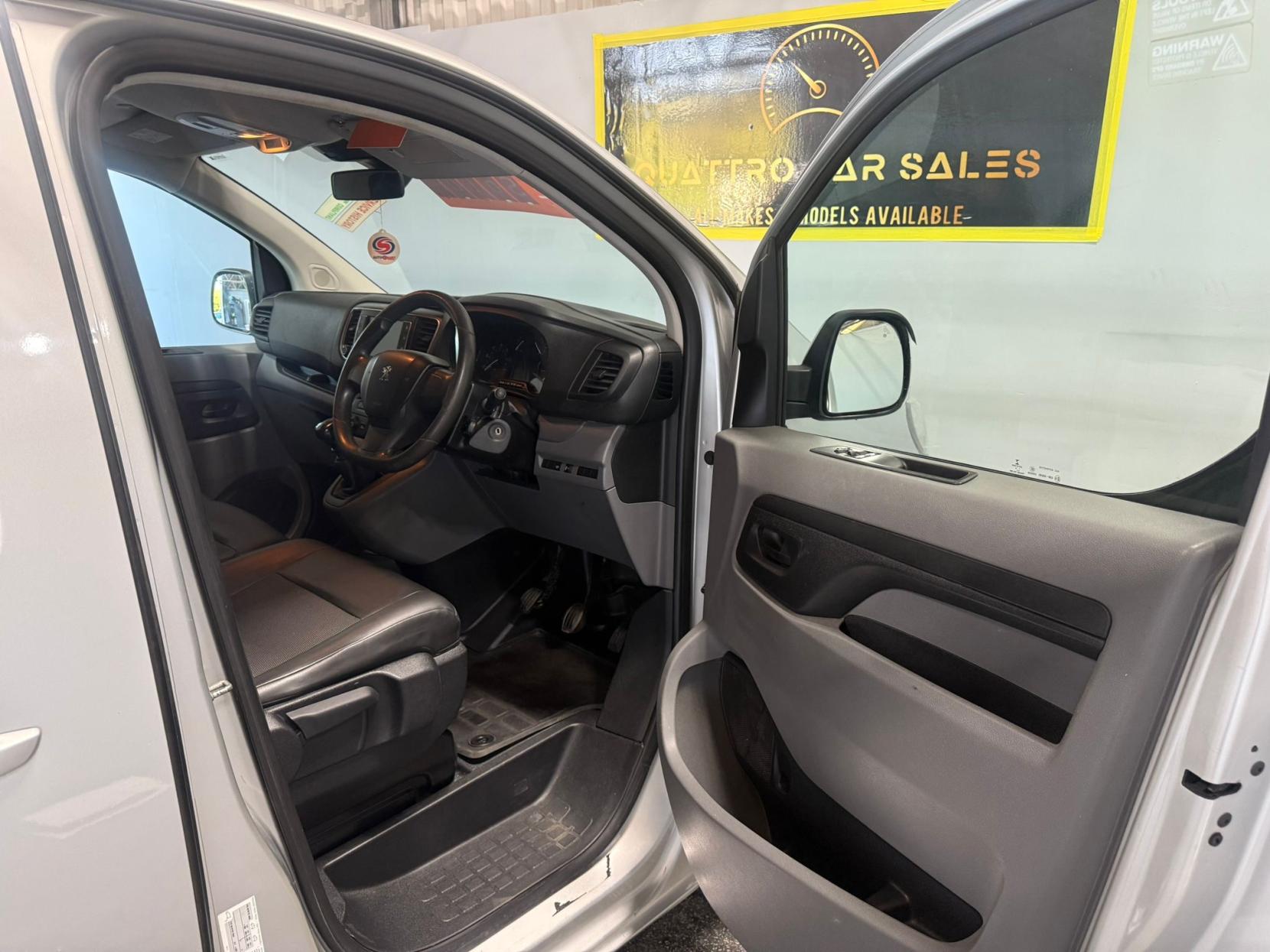 Peugeot Expert 2.0 BlueHDi 1400 Professional Plus Standard Panel Van 6dr Diesel Manual MWB Euro 6 (s/s) (120 ps)