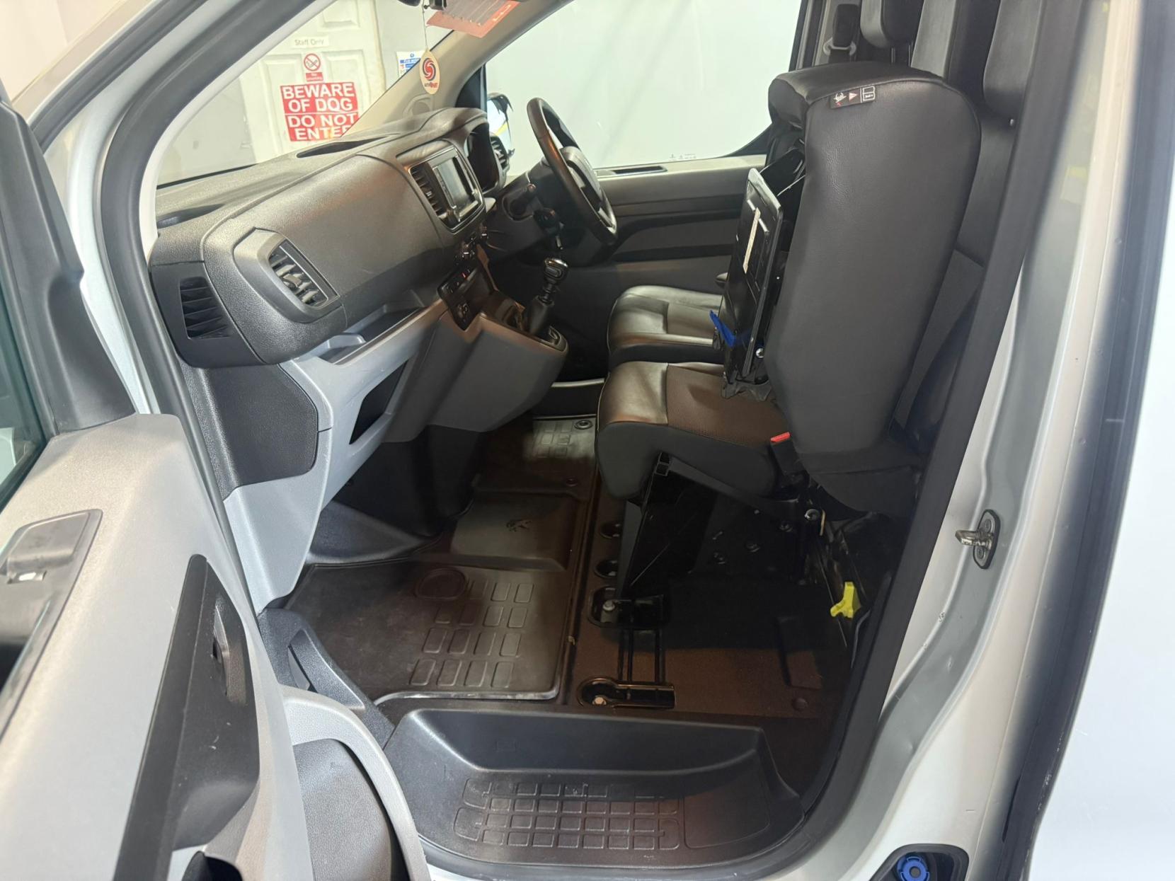 Peugeot Expert 2.0 BlueHDi 1400 Professional Plus Standard Panel Van 6dr Diesel Manual MWB Euro 6 (s/s) (120 ps)