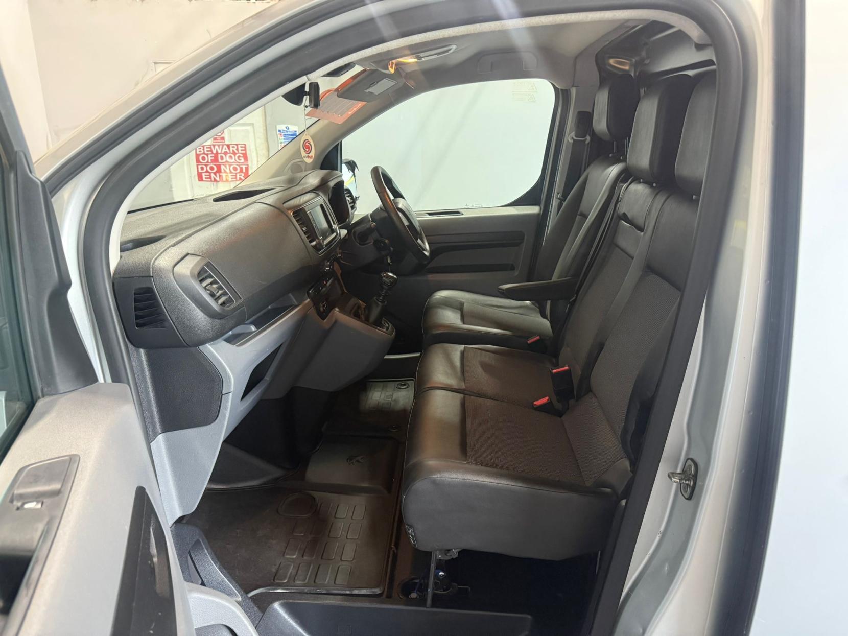 Peugeot Expert 2.0 BlueHDi 1400 Professional Plus Standard Panel Van 6dr Diesel Manual MWB Euro 6 (s/s) (120 ps)