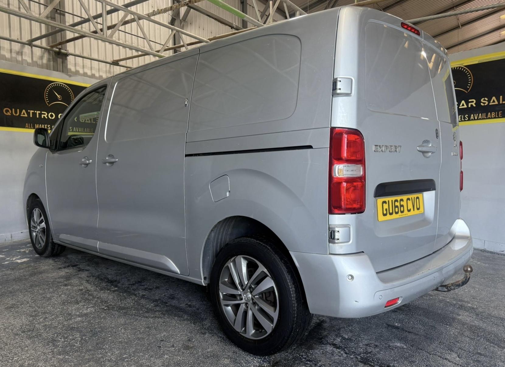 Peugeot Expert 2.0 BlueHDi 1400 Professional Plus Standard Panel Van 6dr Diesel Manual MWB Euro 6 (s/s) (120 ps)