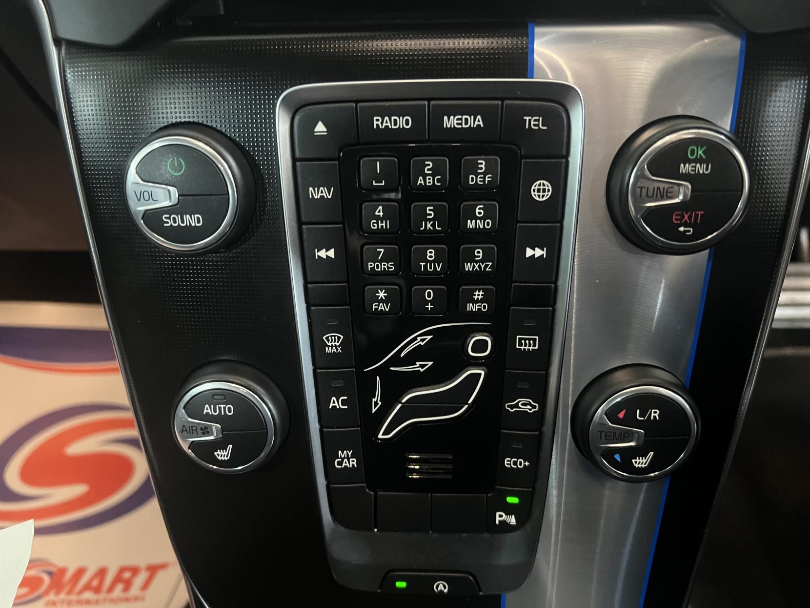 Volvo V40 1.5 T3 R-Design Nav Hatchback 5dr Petrol Auto Euro 6 (s/s) (152 ps)