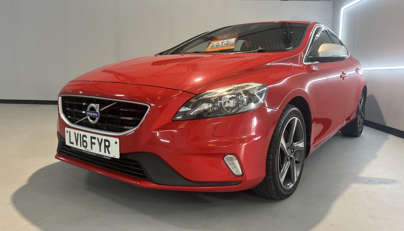 Volvo V40 1.5 T3 R-Design Nav Hatchback 5dr Petrol Auto Euro 6 (s/s) (152 ps)