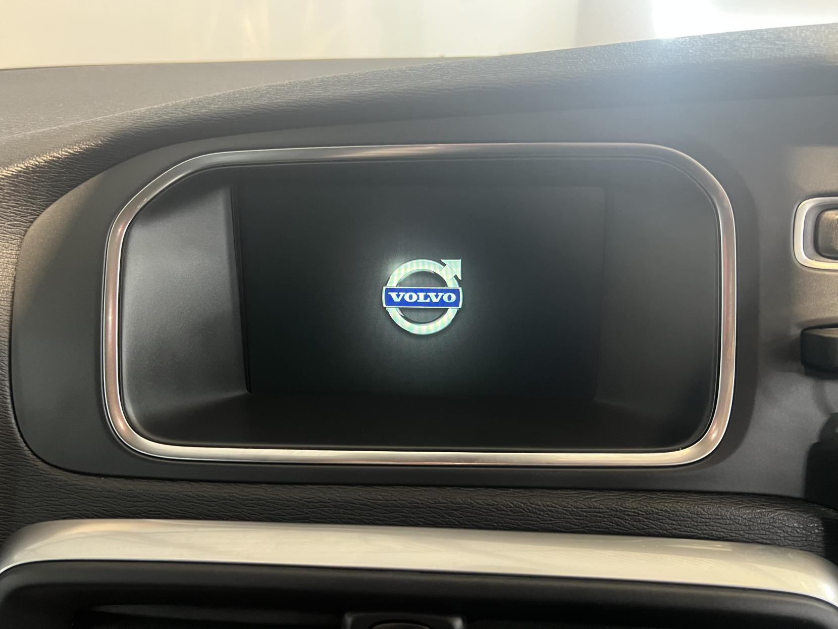 Volvo V40 1.5 T3 R-Design Nav Hatchback 5dr Petrol Auto Euro 6 (s/s) (152 ps)