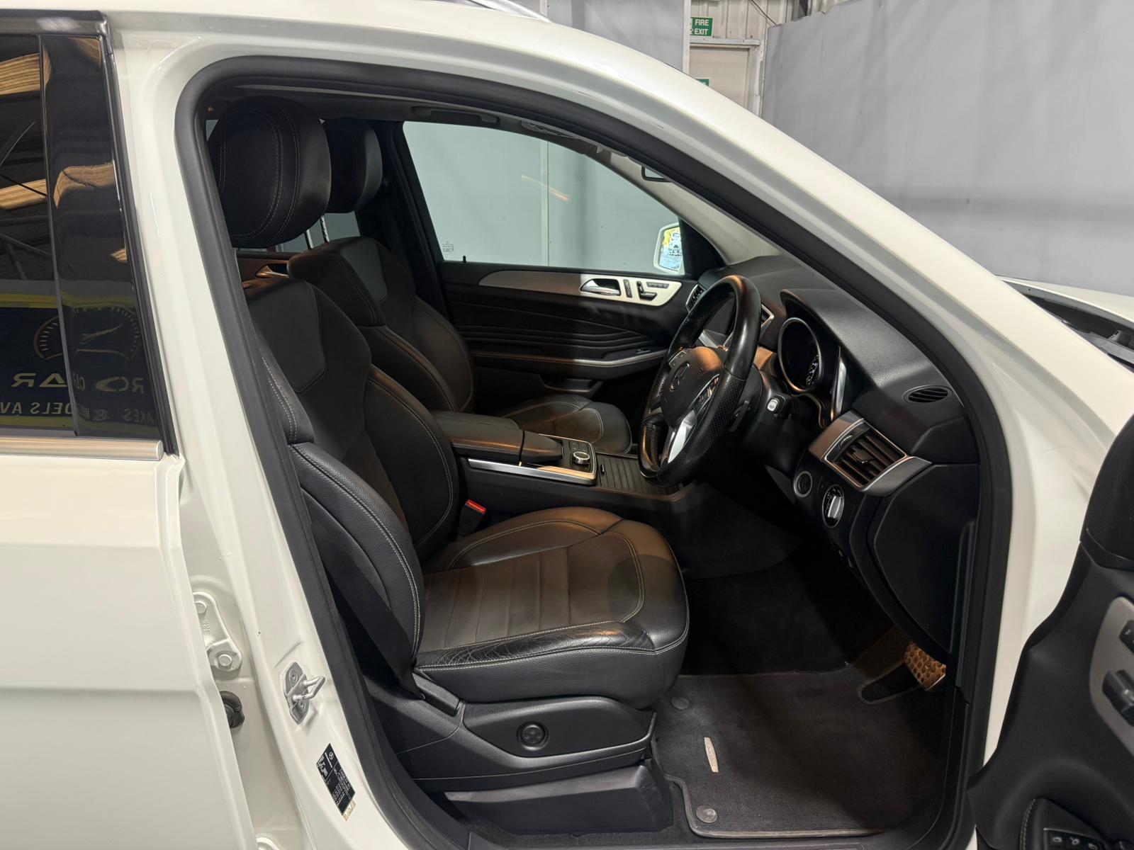Mercedes-Benz M Class 3.0 ML350 V6 BlueTEC AMG Line SUV 5dr Diesel G-Tronic 4WD Euro 6 (s/s) (258 ps)
