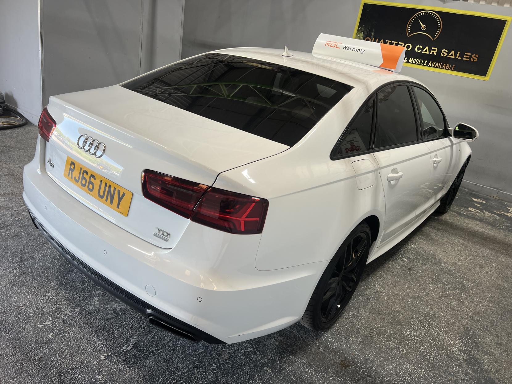 Audi A6 Saloon 2.0 TDI ultra Black Edition Saloon 4dr Diesel S Tronic Euro 6 (s/s) (190 ps)