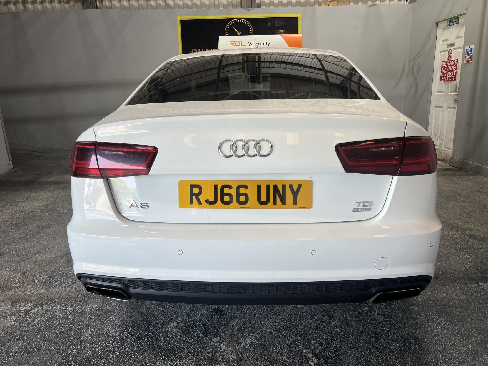 Audi A6 Saloon 2.0 TDI ultra Black Edition Saloon 4dr Diesel S Tronic Euro 6 (s/s) (190 ps)