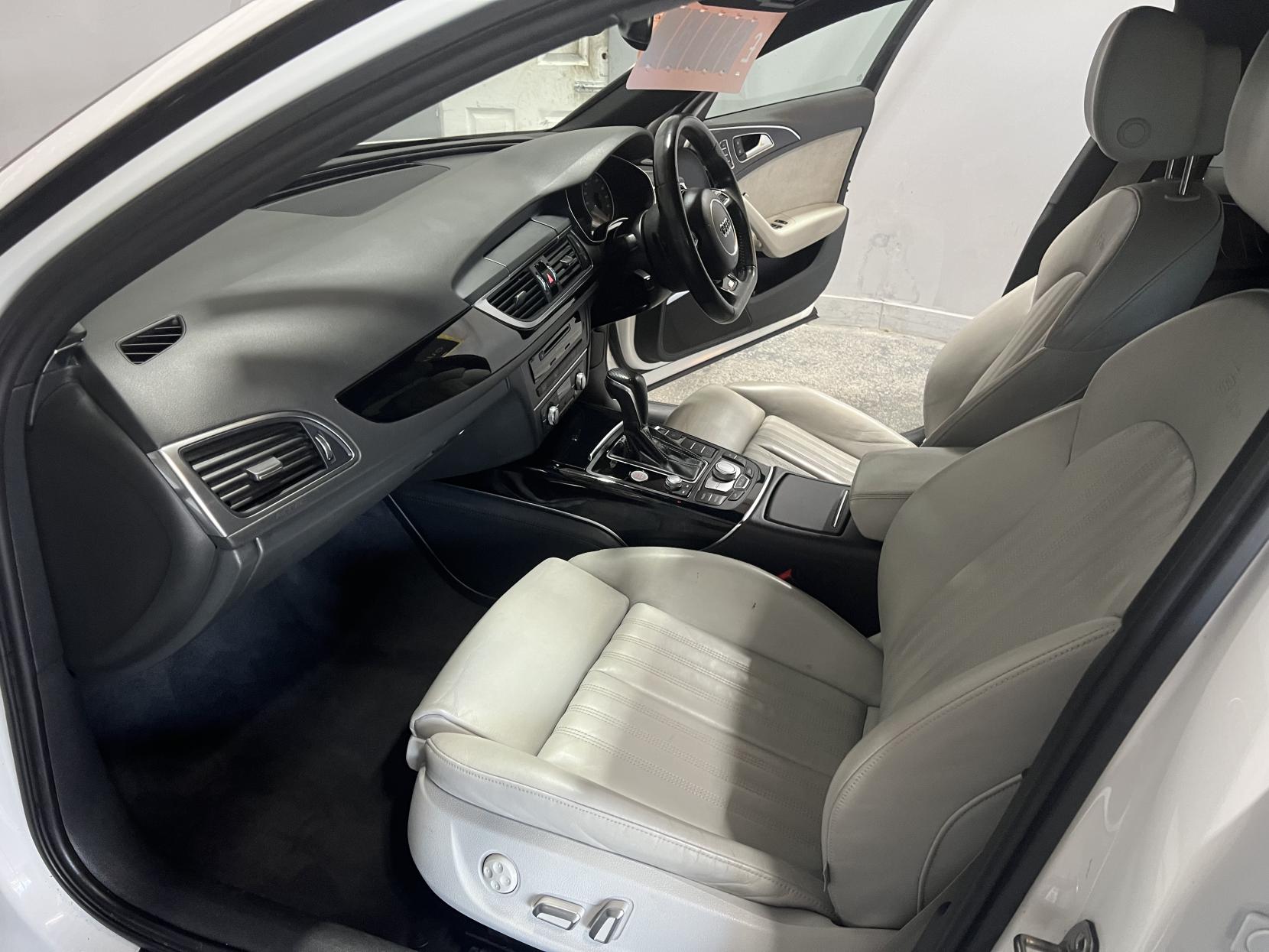 Audi A6 Saloon 2.0 TDI ultra Black Edition Saloon 4dr Diesel S Tronic Euro 6 (s/s) (190 ps)