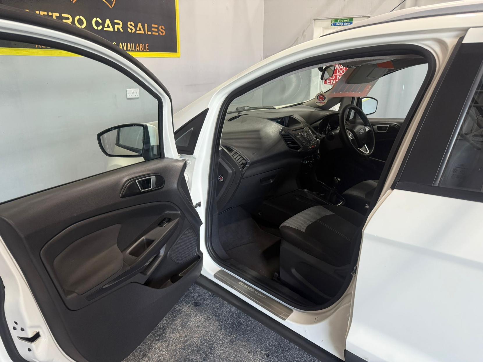 Ford EcoSport 1.5 TDCi Titanium SUV 5dr Diesel Manual 2WD Euro 5 (90 ps)