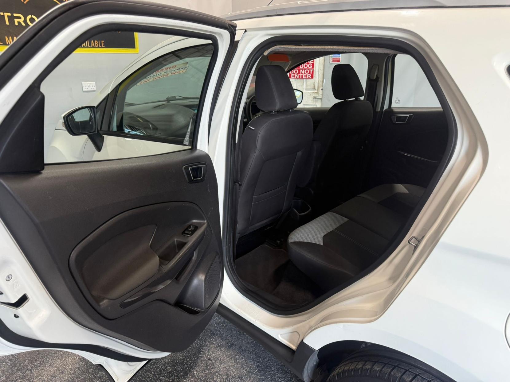 Ford EcoSport 1.5 TDCi Titanium SUV 5dr Diesel Manual 2WD Euro 5 (90 ps)