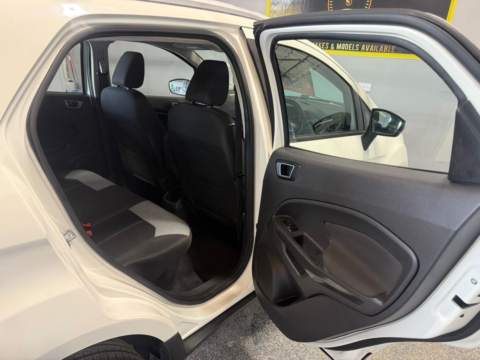 Ford EcoSport 1.5 TDCi Titanium SUV 5dr Diesel Manual 2WD Euro 5 (90 ps)
