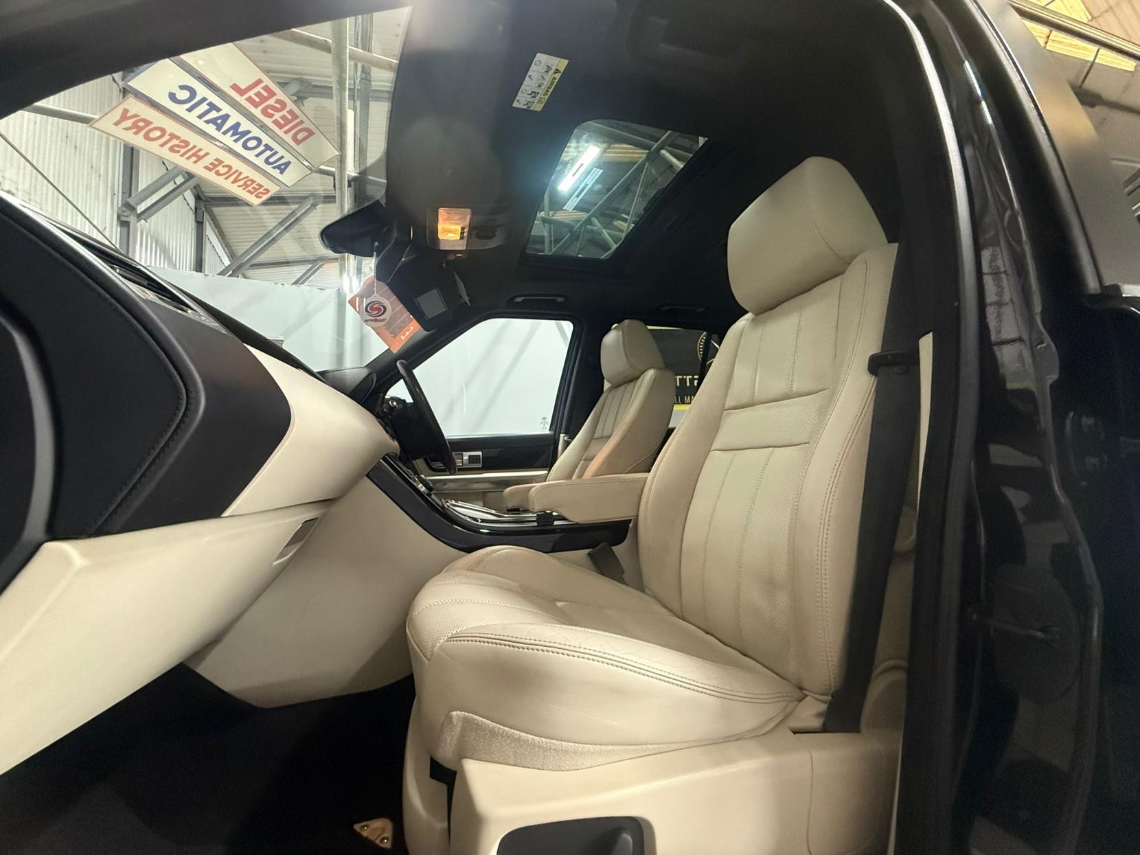 Land Rover Range Rover Sport 3.0 SD V6 HSE Black SUV 5dr Diesel Auto 4WD Euro 5 (255 bhp)