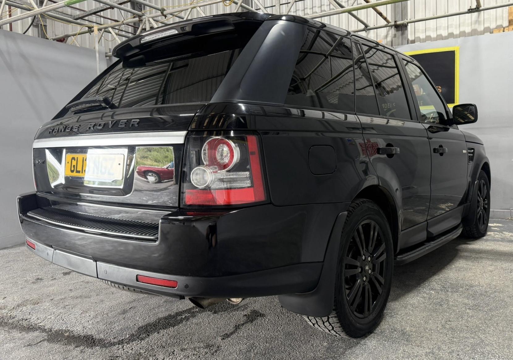 Land Rover Range Rover Sport 3.0 SD V6 HSE Black SUV 5dr Diesel Auto 4WD Euro 5 (255 bhp)