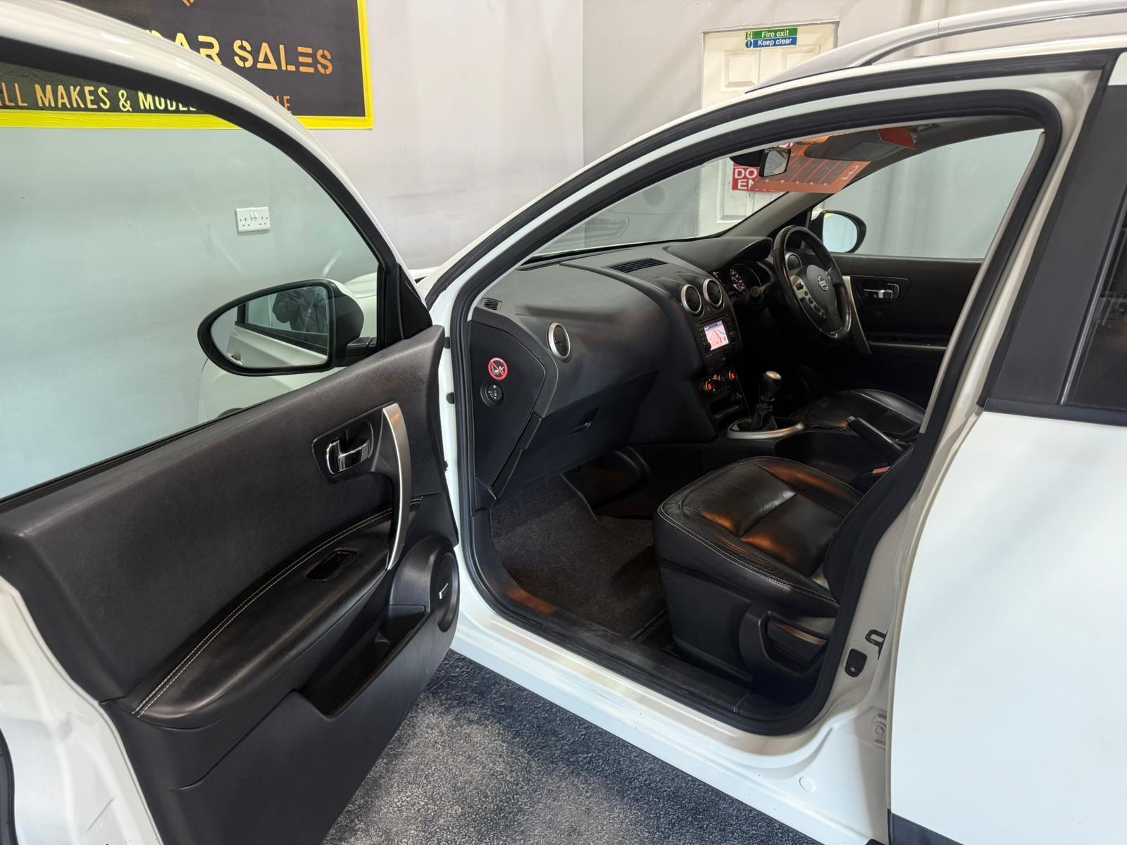 Nissan Qashqai 1.5 dCi Tekna SUV 5dr Diesel Manual 2WD Euro 5 (110 ps)