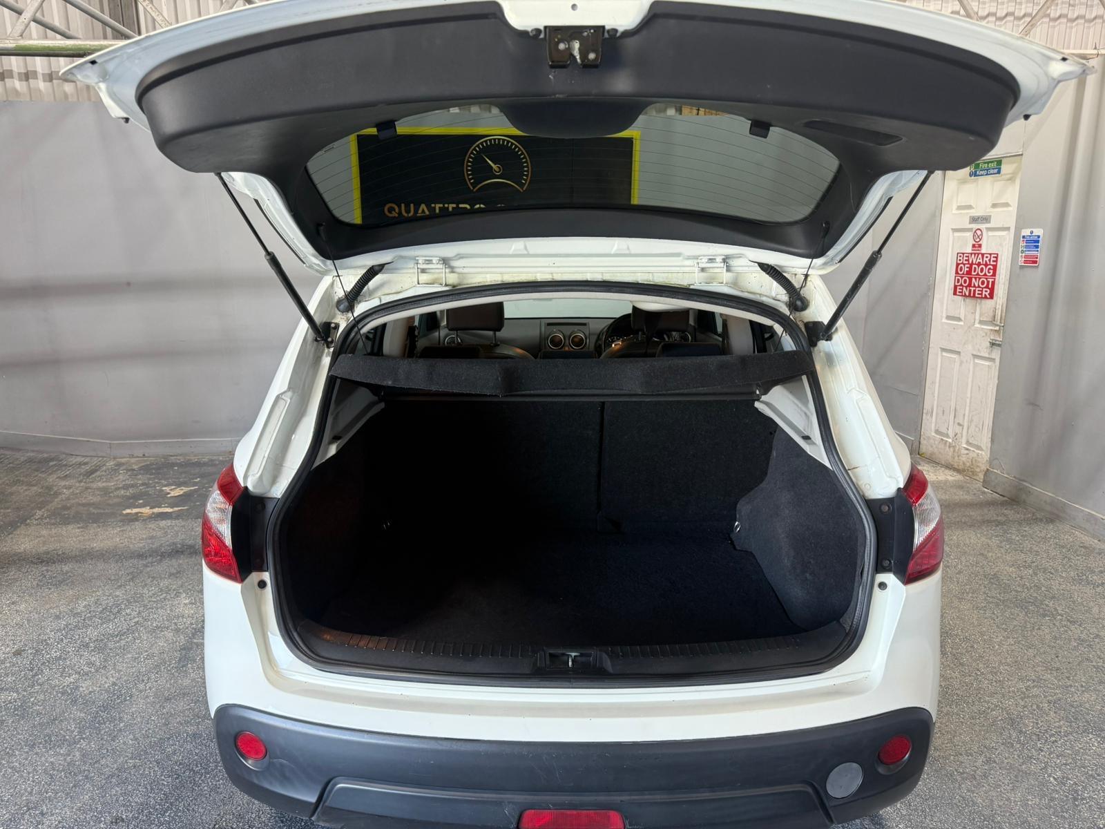 Nissan Qashqai 1.5 dCi Tekna SUV 5dr Diesel Manual 2WD Euro 5 (110 ps)