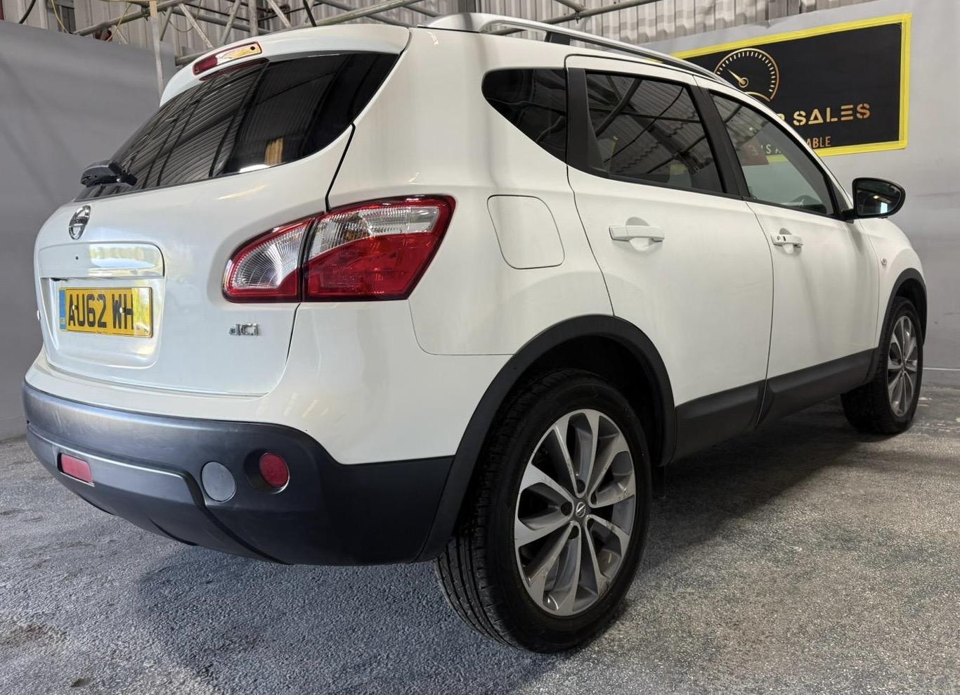 Nissan Qashqai 1.5 dCi Tekna SUV 5dr Diesel Manual 2WD Euro 5 (110 ps)