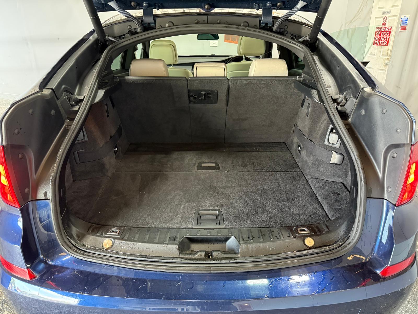 BMW 5 Series Gran Turismo 3.0 530d SE GT 5dr Diesel Steptronic Euro 5 (245 ps)