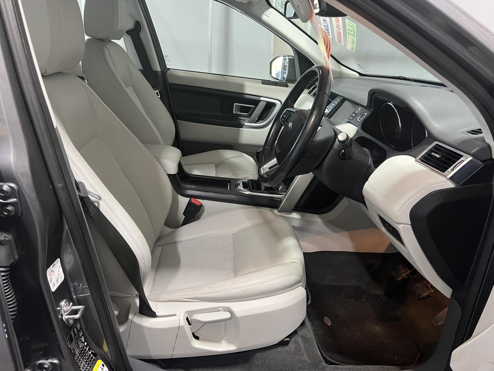 Land Rover Discovery Sport 2.0 TD4 SE SUV 5dr Diesel Manual 4WD Euro 6 (s/s) (5 Seat) (150 ps)