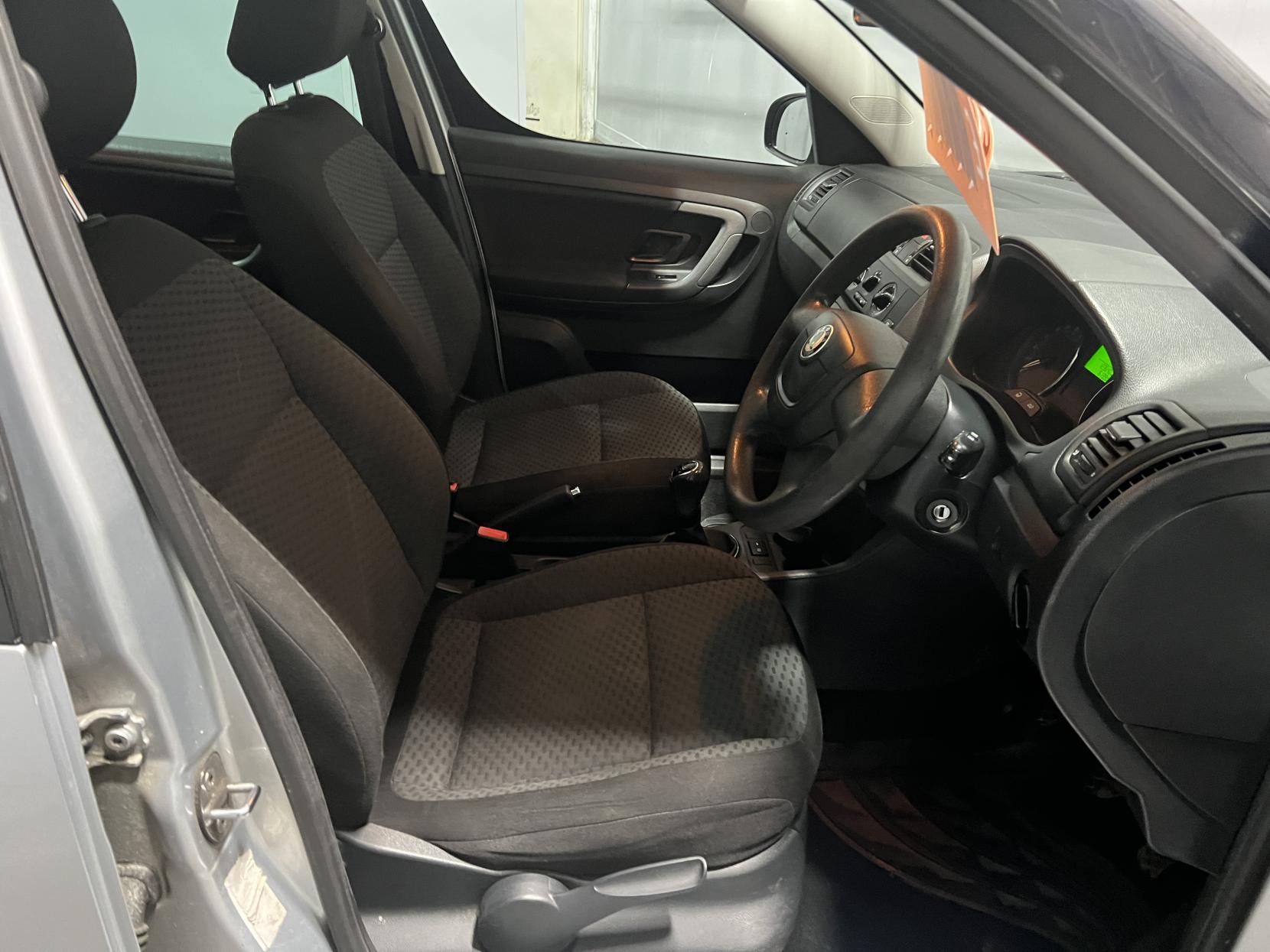 Skoda Roomster 1.6 TDI SE Plus MPV 5dr Diesel Manual Euro 5 (105 ps)