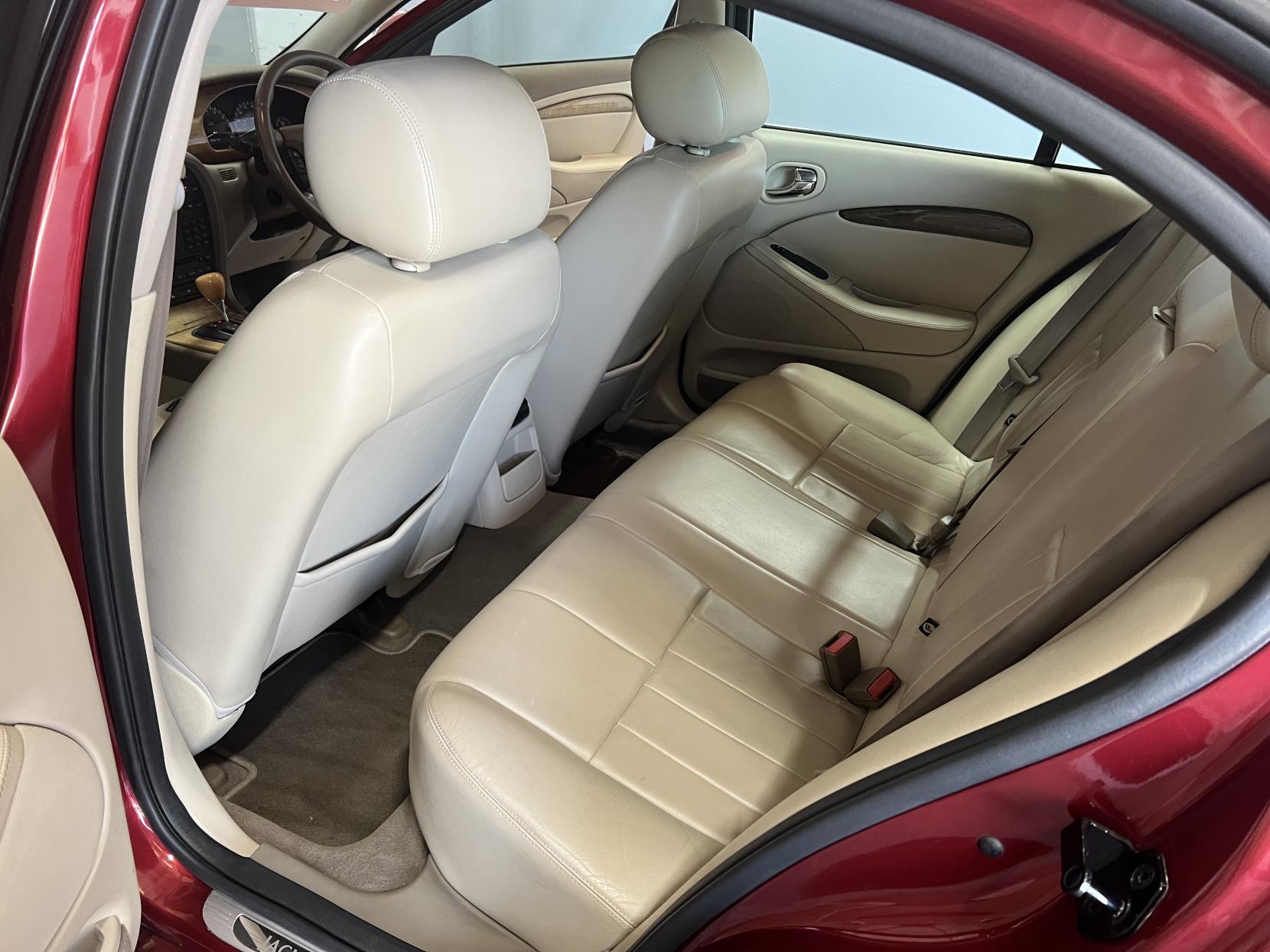 Jaguar S-Type 3.0 V6 SE Saloon 4dr Petrol Automatic (259 g/km, 240 bhp)