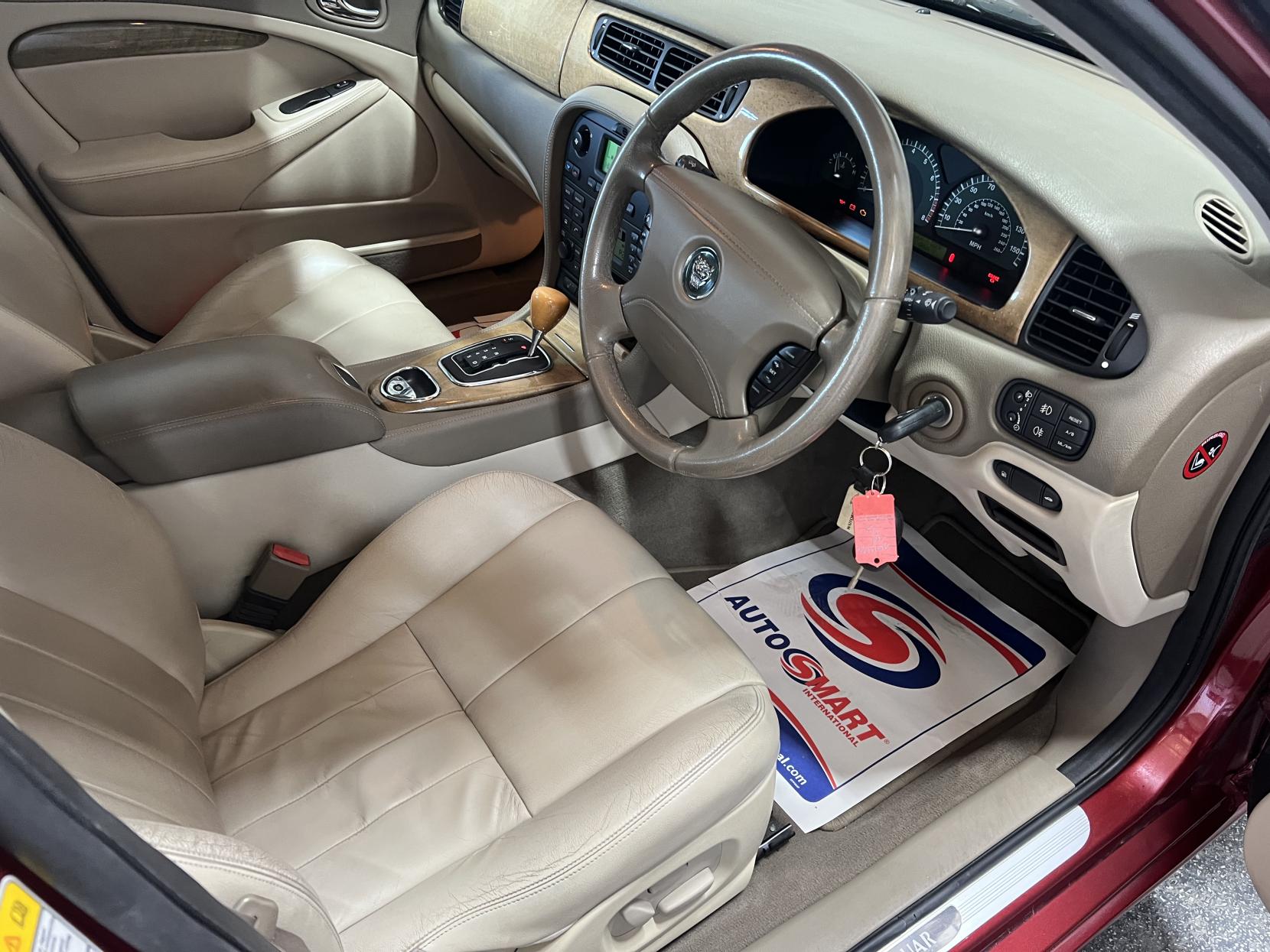 Jaguar S-Type 3.0 V6 SE Saloon 4dr Petrol Automatic (259 g/km, 240 bhp)