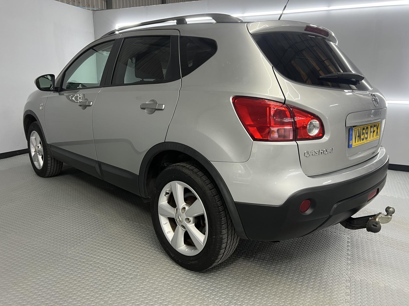 Nissan Qashqai 2.0 n-tec Hatchback 5dr Petrol CVT 4WD (201 g/km, 139 bhp)