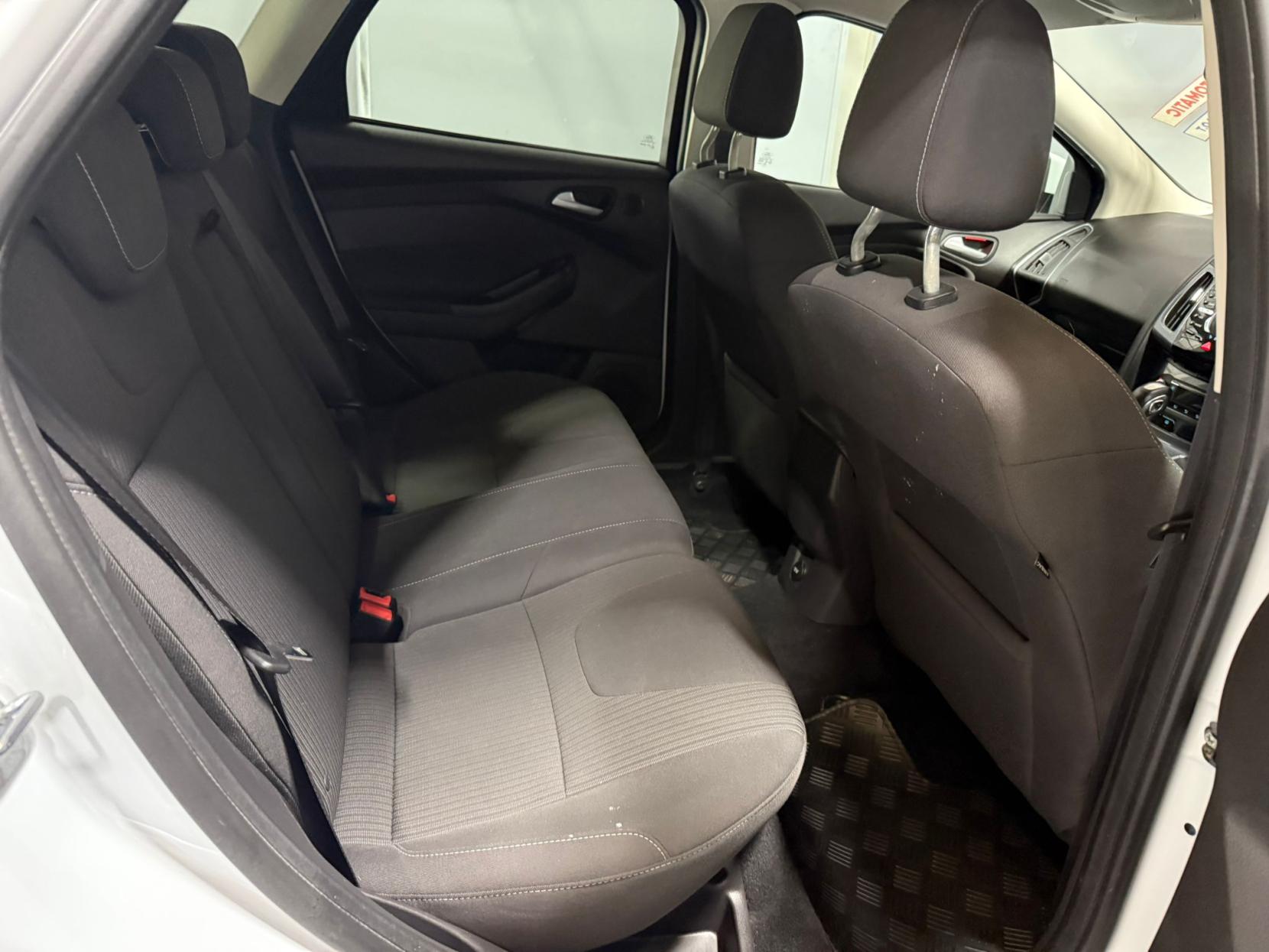 Ford Focus 2.0 TDCi Titanium Navigator Estate 5dr Diesel Powershift Euro 5 (140 ps)