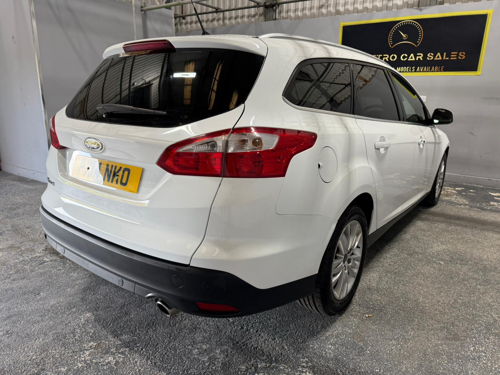 Ford Focus 2.0 TDCi Titanium Navigator Estate 5dr Diesel Powershift Euro 5 (140 ps)