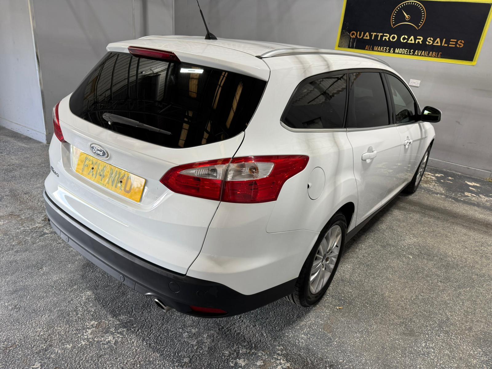 Ford Focus 2.0 TDCi Titanium Navigator Estate 5dr Diesel Powershift Euro 5 (140 ps)