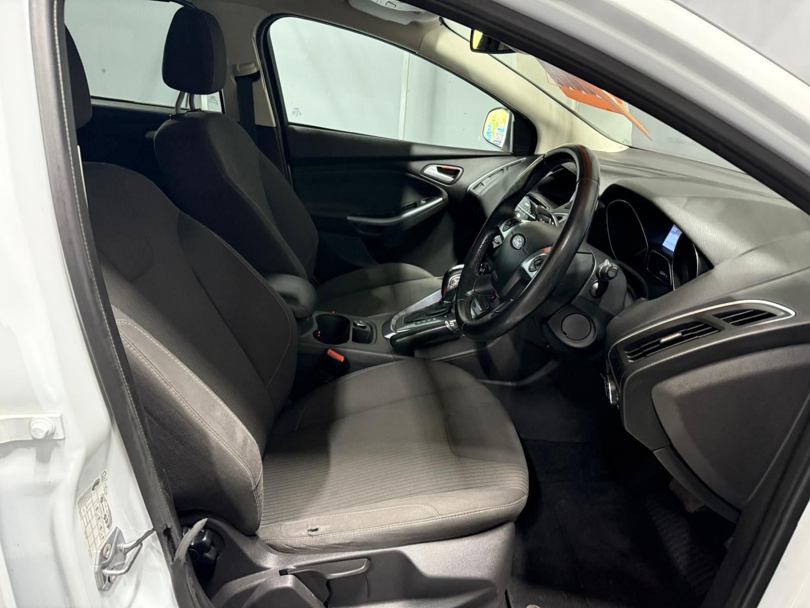 Ford Focus 2.0 TDCi Titanium Navigator Estate 5dr Diesel Powershift Euro 5 (140 ps)