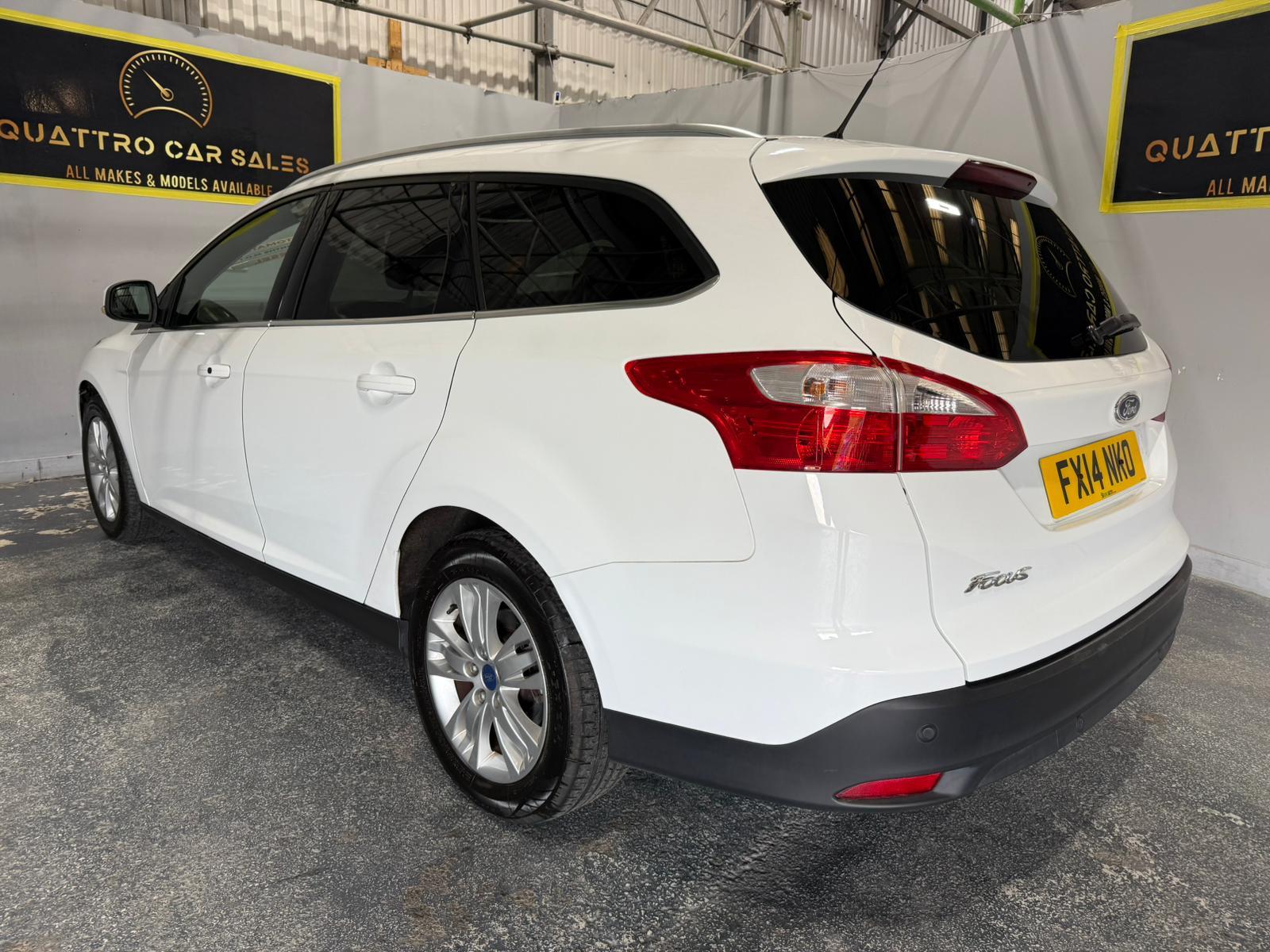 Ford Focus 2.0 TDCi Titanium Navigator Estate 5dr Diesel Powershift Euro 5 (140 ps)