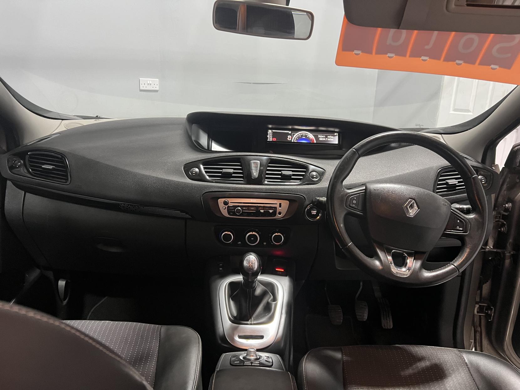 Renault Scenic 1.5 dCi Dynamique TomTom MPV 5dr Diesel Manual Euro 5 (s/s) (110 ps)