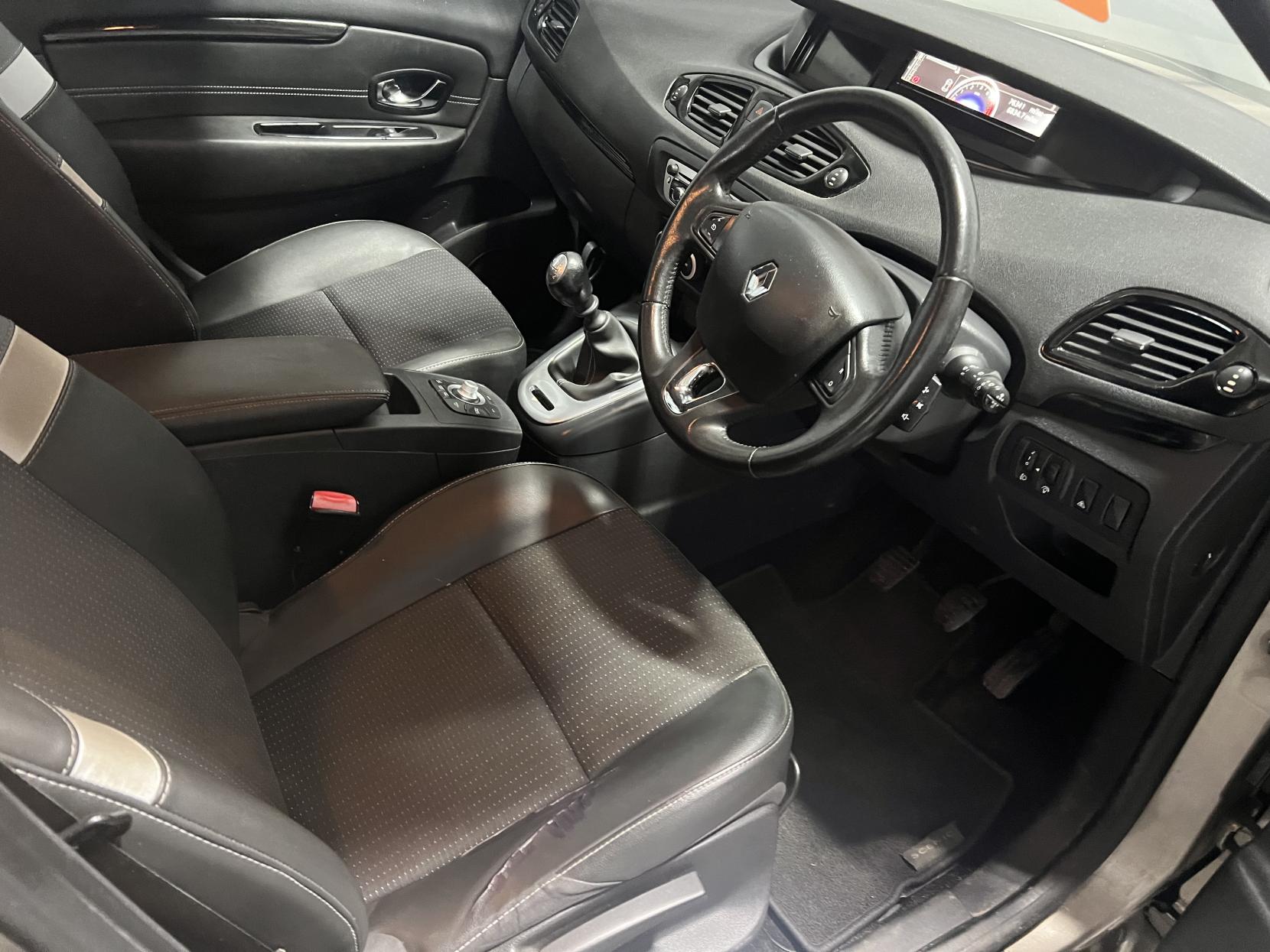 Renault Scenic 1.5 dCi Dynamique TomTom MPV 5dr Diesel Manual Euro 5 (s/s) (110 ps)