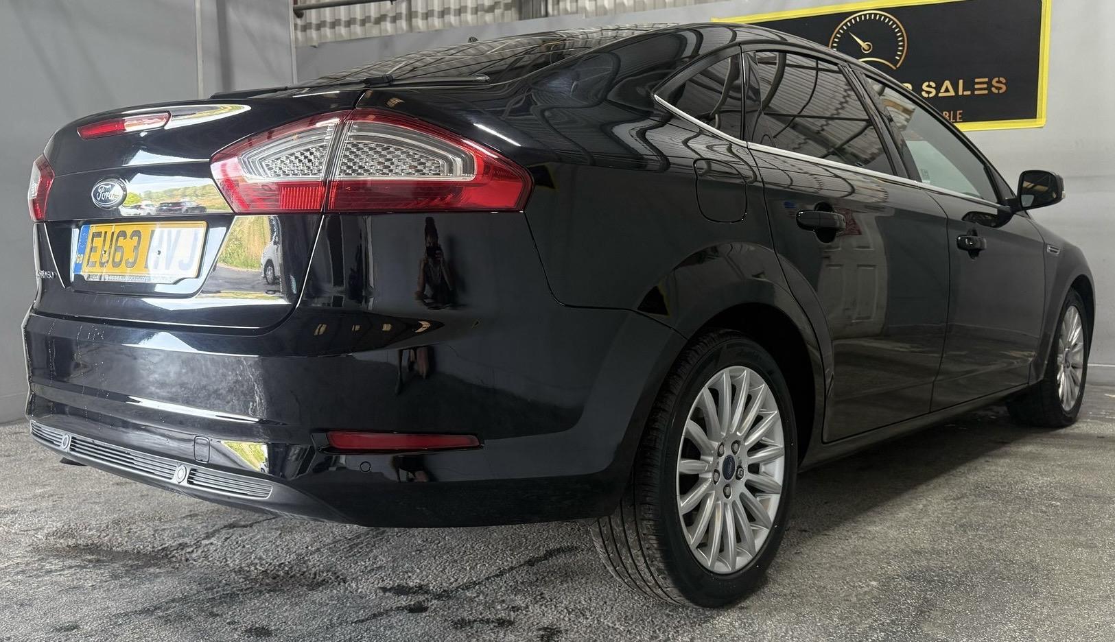 Ford Mondeo 2.0 TDCi Zetec Business Edition Hatchback 5dr Diesel Manual Euro 5 (140 ps)