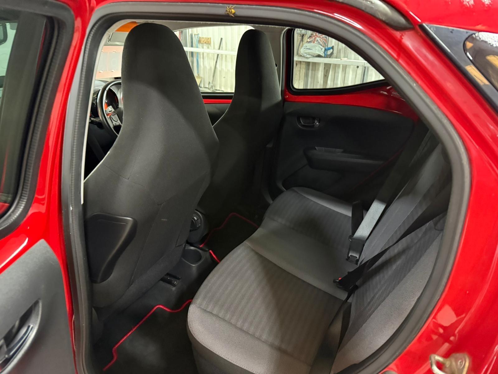 Toyota AYGO 1.0 VVT-i x-trend Hatchback 5dr Petrol Manual Euro 6 (71 ps)