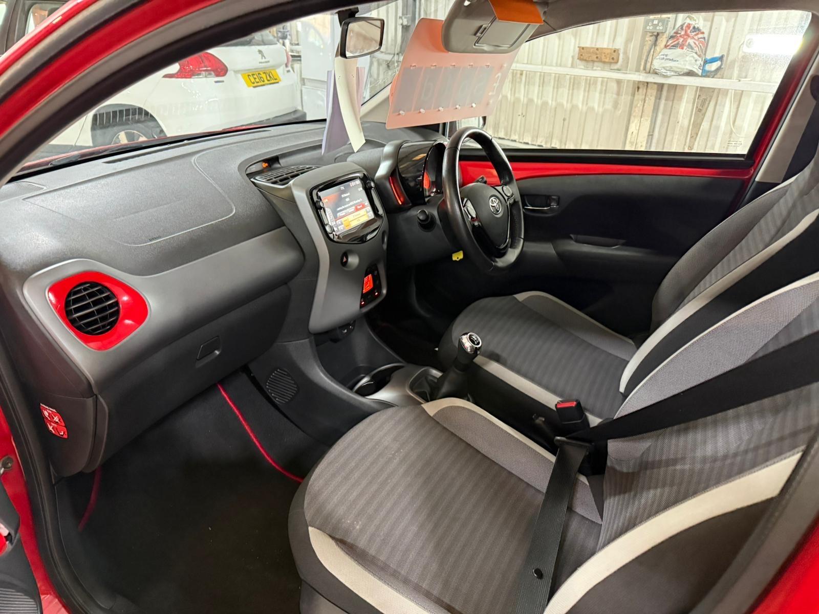 Toyota AYGO 1.0 VVT-i x-trend Hatchback 5dr Petrol Manual Euro 6 (71 ps)