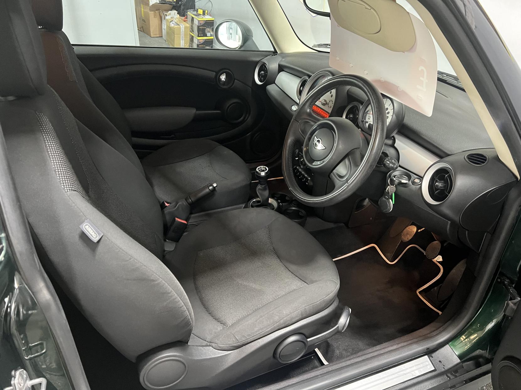 MINI Clubman 1.6 One D Estate 5dr Diesel Manual Euro 5 (s/s) (90 ps)