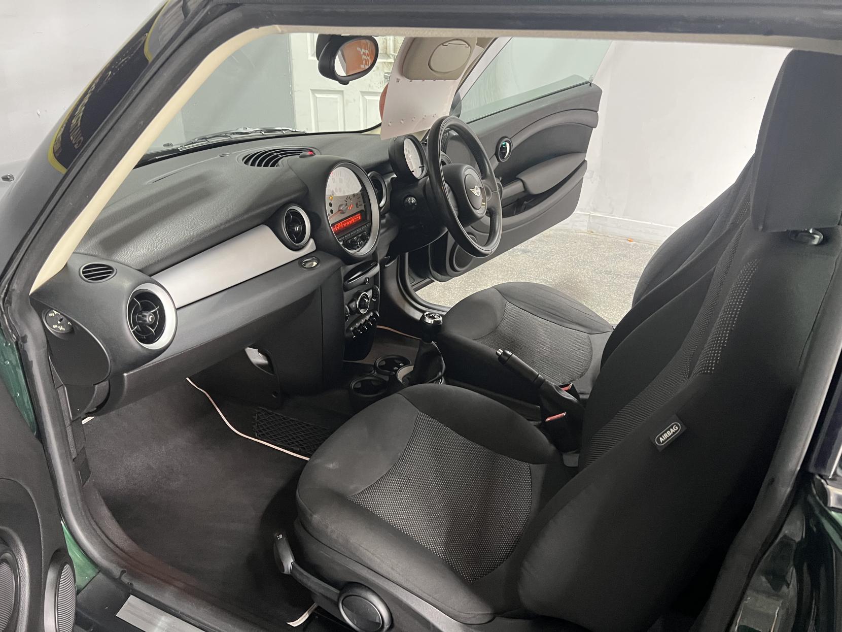 MINI Clubman 1.6 One D Estate 5dr Diesel Manual Euro 5 (s/s) (90 ps)