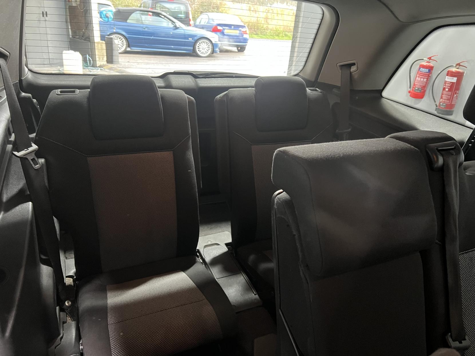 Vauxhall Zafira 1.6 16V Exclusiv MPV 5dr Petrol Manual Euro 5 (115 ps)