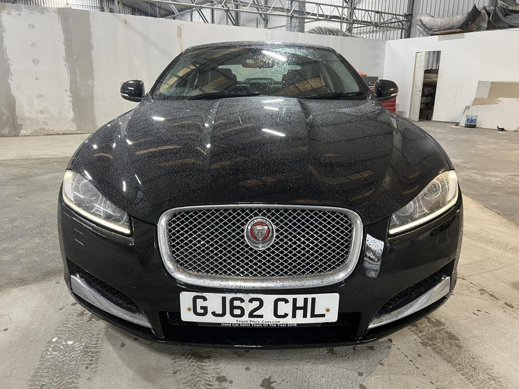 Jaguar XF 3.0d V6 Luxury Saloon 4dr Diesel Auto Euro 5 (240 ps)