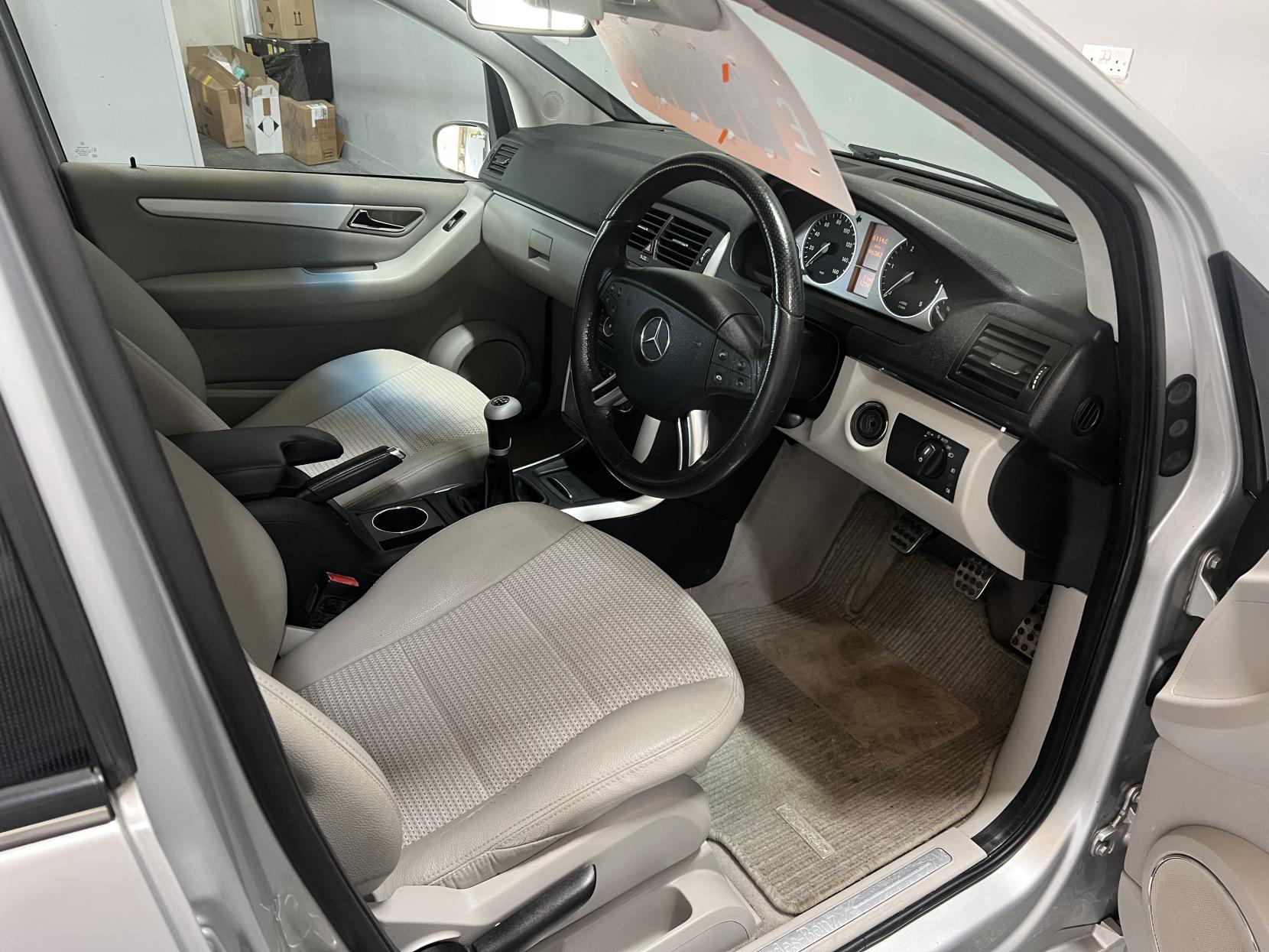 Mercedes-Benz B Class 2.0 B180 SE MPV 5dr Diesel Manual (146 g/km, 109 bhp)