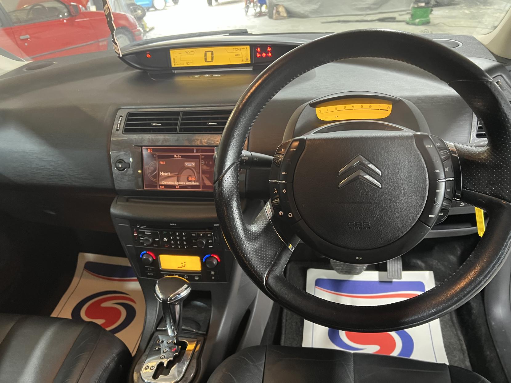 Citroen C4 2.0i 16V Exclusive Hatchback 5dr Petrol Automatic (193 g/km, 143 bhp)