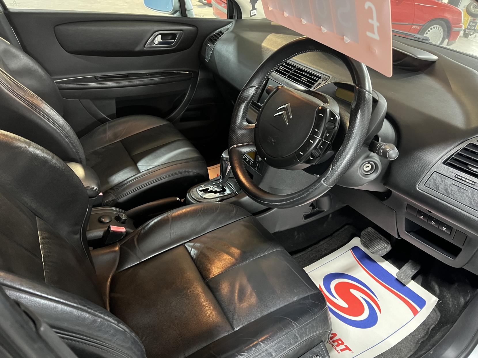 Citroen C4 2.0i 16V Exclusive Hatchback 5dr Petrol Automatic (193 g/km, 143 bhp)