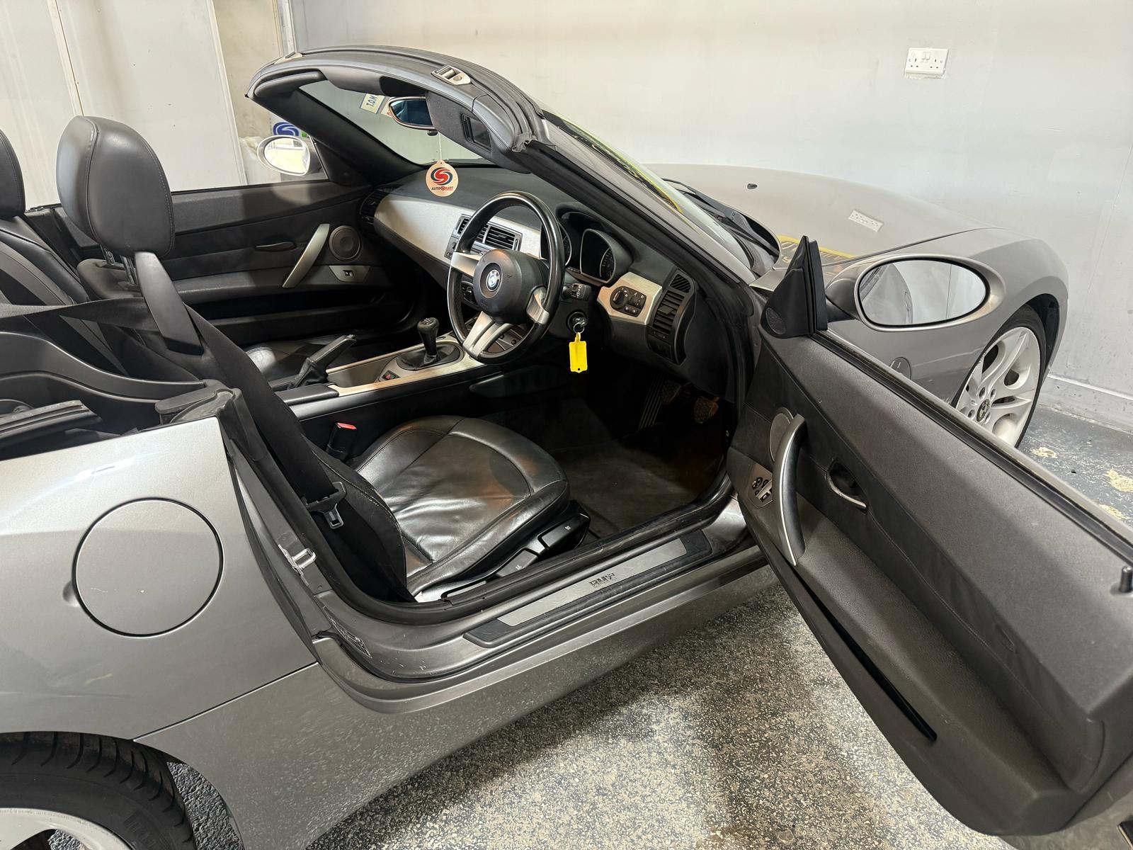 BMW Z4 2.5i SE Convertible 2dr Petrol Manual Euro 4 (192 bhp)