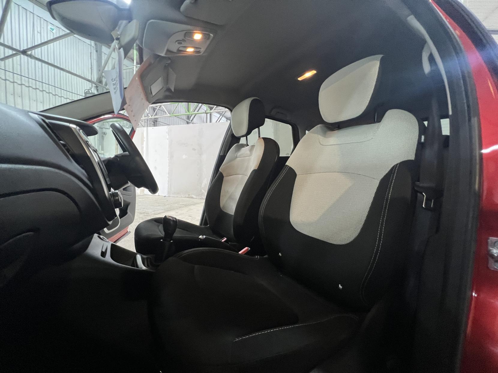 Renault Captur 0.9 TCe ENERGY Iconic SUV 5dr Petrol Manual Euro 6 (s/s) (90 ps)