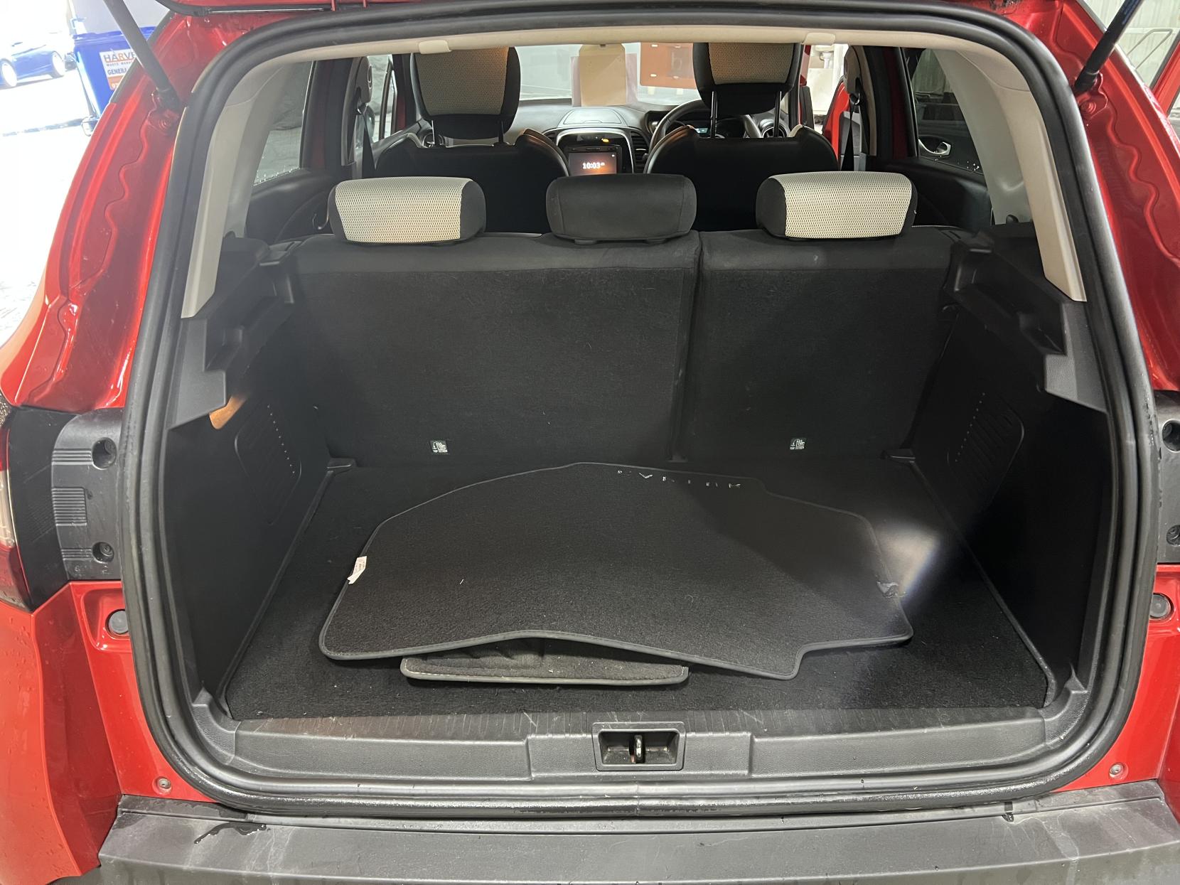 Renault Captur 0.9 TCe ENERGY Iconic SUV 5dr Petrol Manual Euro 6 (s/s) (90 ps)