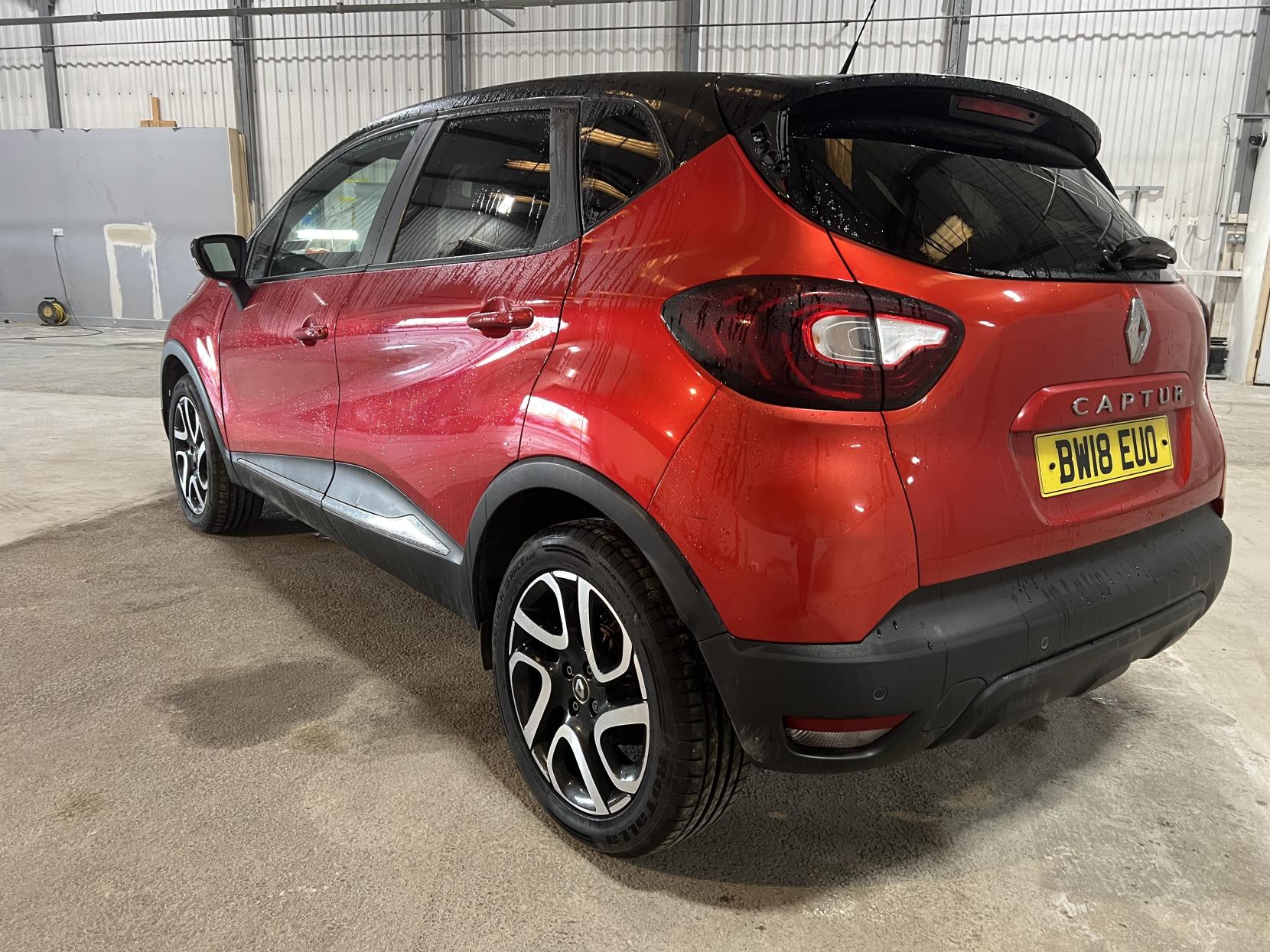 Renault Captur 0.9 TCe ENERGY Iconic SUV 5dr Petrol Manual Euro 6 (s/s) (90 ps)