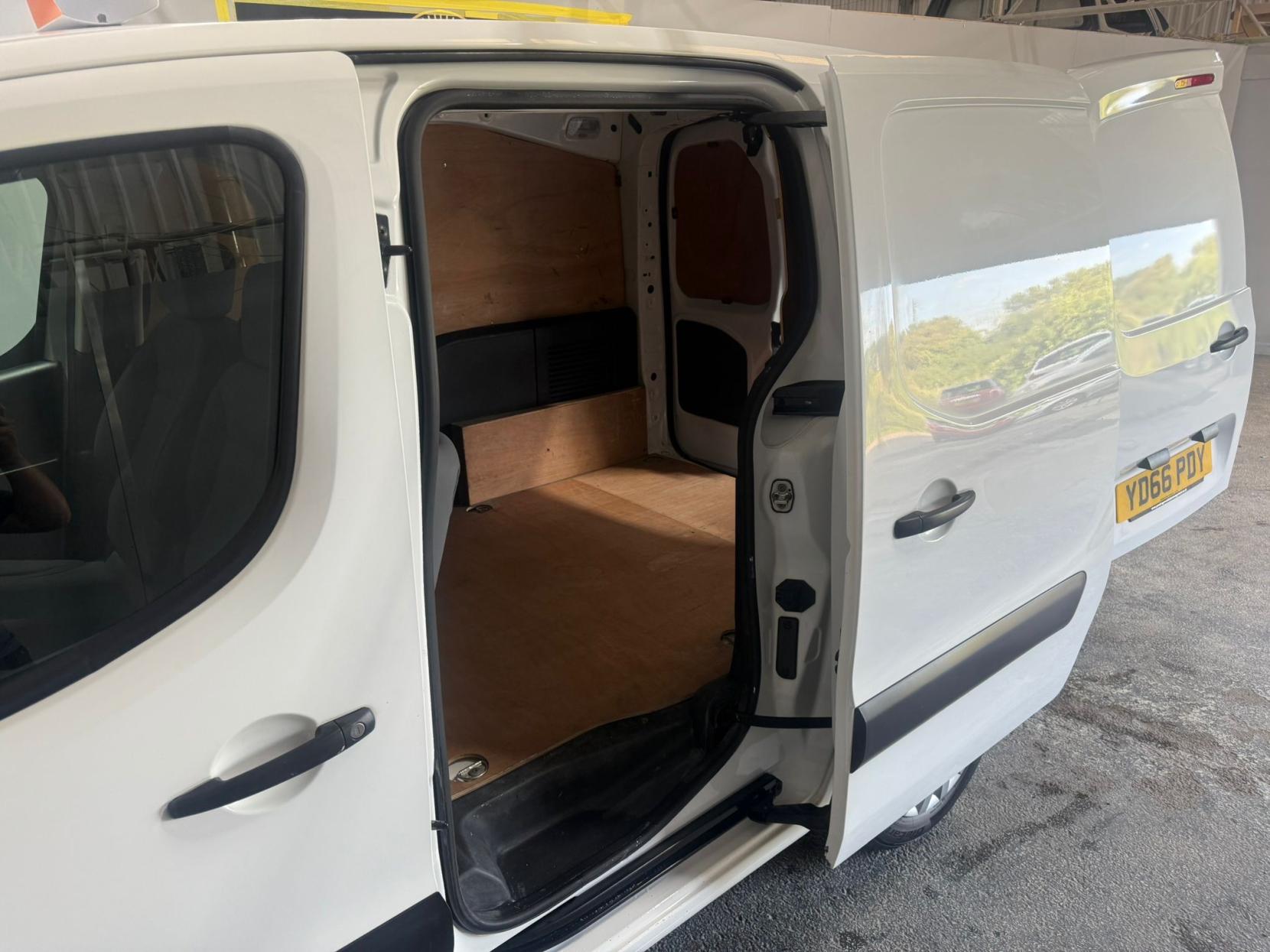 Citroen Berlingo 1.6 BlueHDi 625 Enterprise Panel Van 5dr Diesel Manual L1 (112 g/km, 75 bhp)